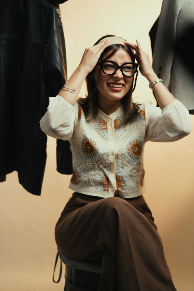 2026 rok zdominuje styl retro. Te kamizelki po babci będą modowym hitem