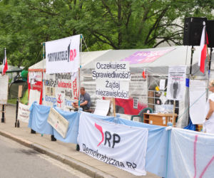 Protest przed Sejmem