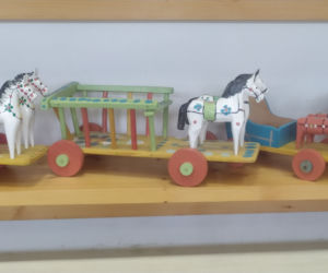 Wystawa  drewnianych zabawek w GOK Jeleśnia