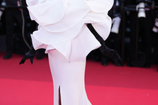 Ma 92 lata, a wygląda młodziej niż 30 lat temu. Joan Collins zachwyca w Cannes