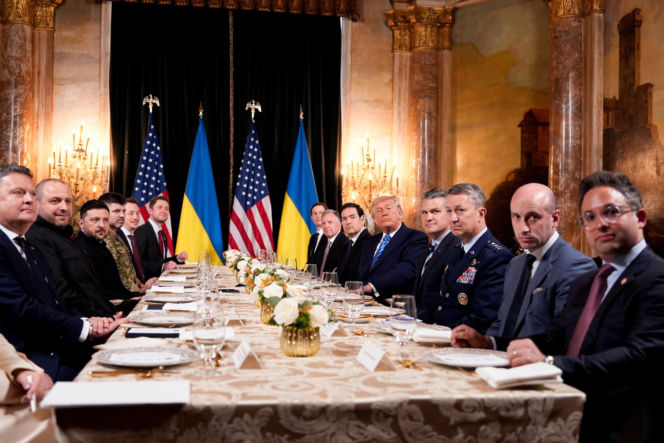 Trump wyrzucił dziennikarzy z sali. „Zabierz ich i daj im obiad!”