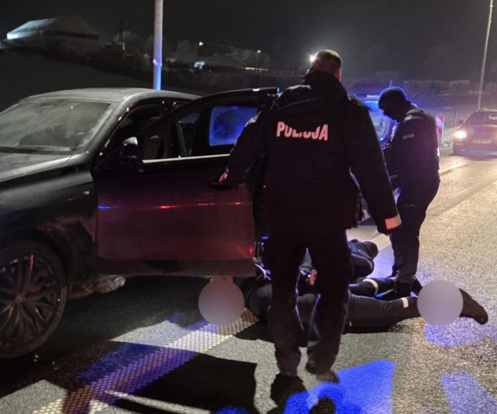 Starcie pseudokibiców w Kościerzynie. Alarm dla funkcjonariuszy, zatrzymali 13 osób