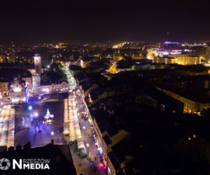Rzeszów z drona nocą
