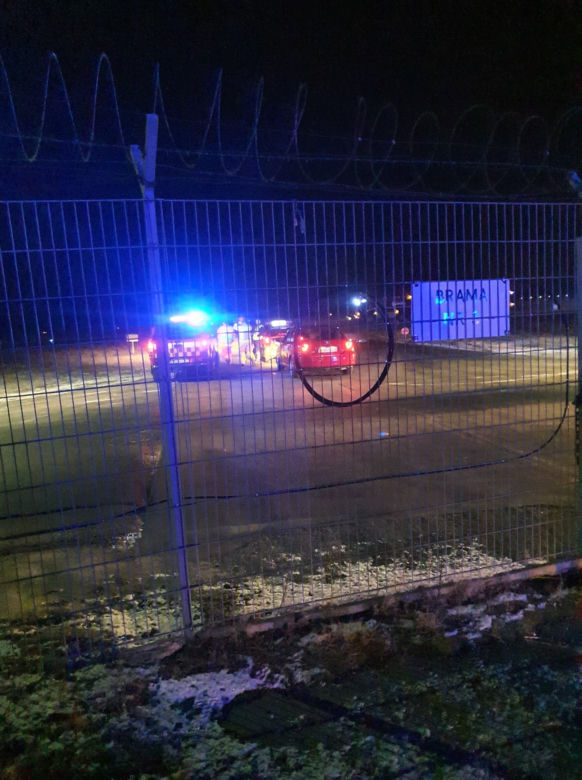 Ogromna akcja służb na lotnisku w Modlinie. W samolocie miała znajdować się bomba