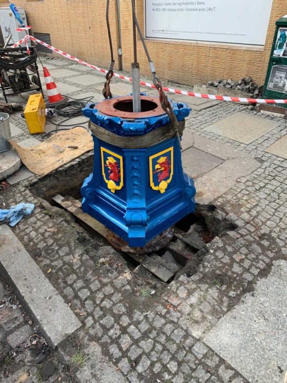 Zabytkowa pompa wraca do centrum Szczecina