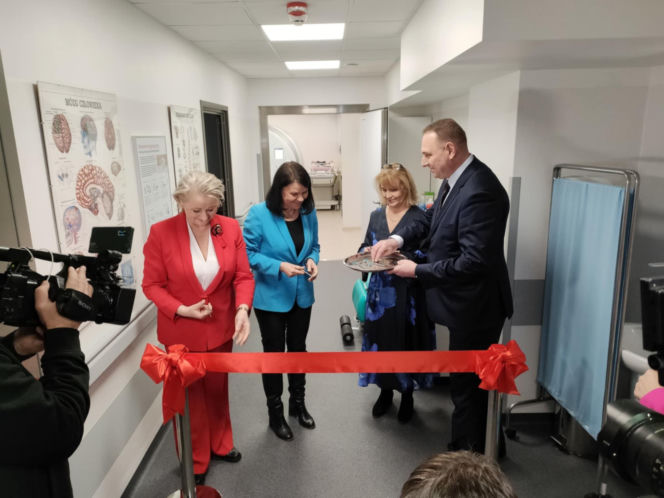 Krótsze badania i więcej możliwośći. Pracownia rezonansu magnetycznego w szpitalu w Łomży otwarta! ZDJĘCIA