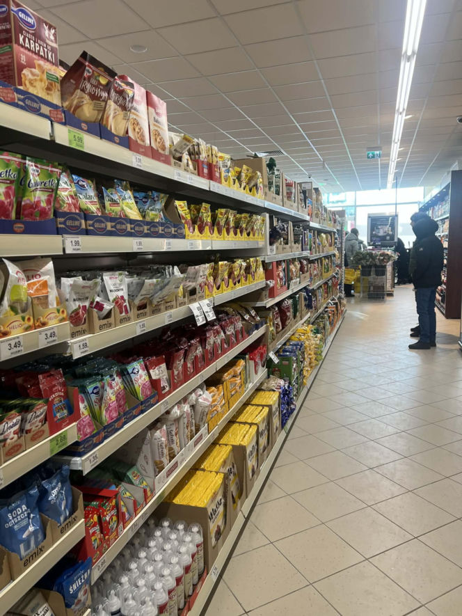 Pierwszy sklep Dino w Warszawie - dzień otwarcia