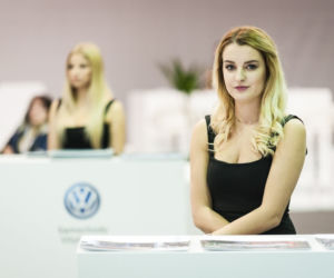 Piękne hostessy na targach Fleet Market 2017