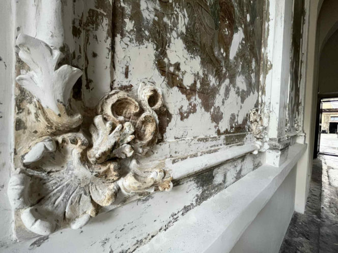 Odkryte polichromie w kamienicy w Szczecinie