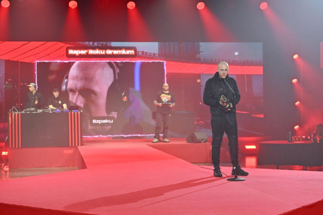 Szpaku pokazał zupełnie inną twarz. Zrobił niespodziankę nastoletniej fance