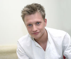 Od nastolatka z Na Wspólnej do eleganckiego mężczyzny. Tak zmieniał się Jakub Wesołowski