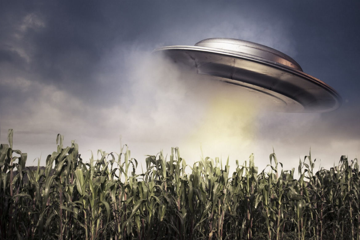 Mąż królowej Elżbiety przez 70 lat badał UFO? Kto ujawni materiały księcia Filipa?