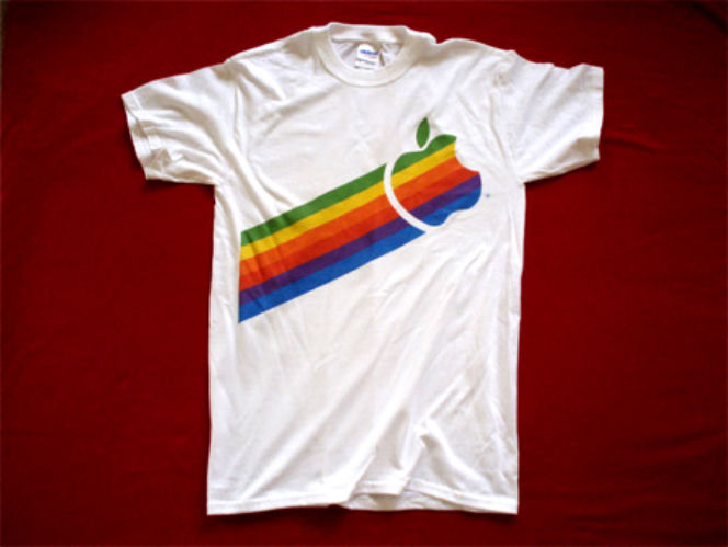 Moda na Apple - tatuaże, biżuteria, ubrania inspirowane Apple