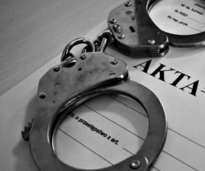 Awantura w Zambrowie. 27-latek miał nóż i groził podpaleniem budynku