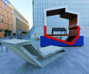 Era ławkowych eksperymentów ma się znakomicie: śpiewają hymny, czyszczą powietrze