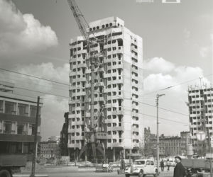 Budowa zespołu mieszkalno-usługowego na pl. Grunwaldzkim (wg projektu Jadwigi Grabowskiej-Hawrylak), 1972 r.