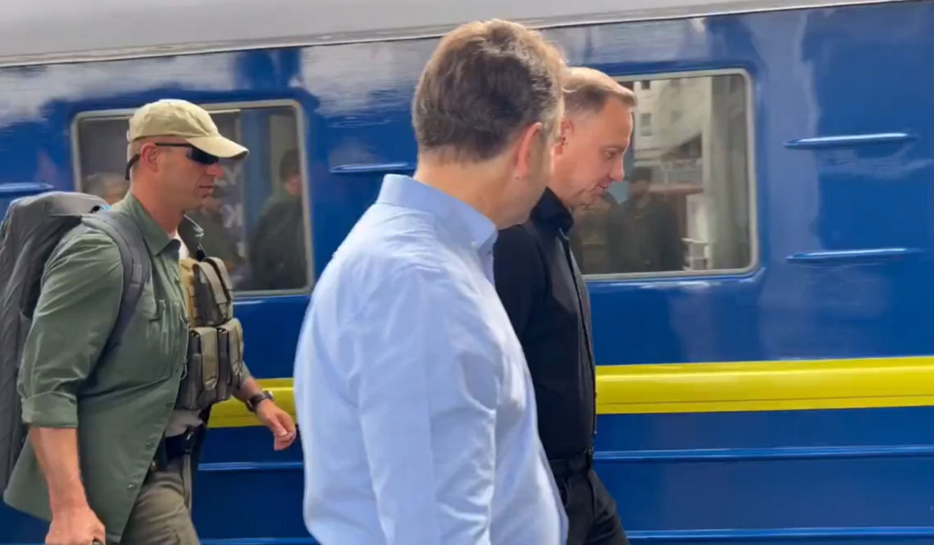 Andrzej Duda w Kijowie. Został uhonorowany w Alei Odważnych