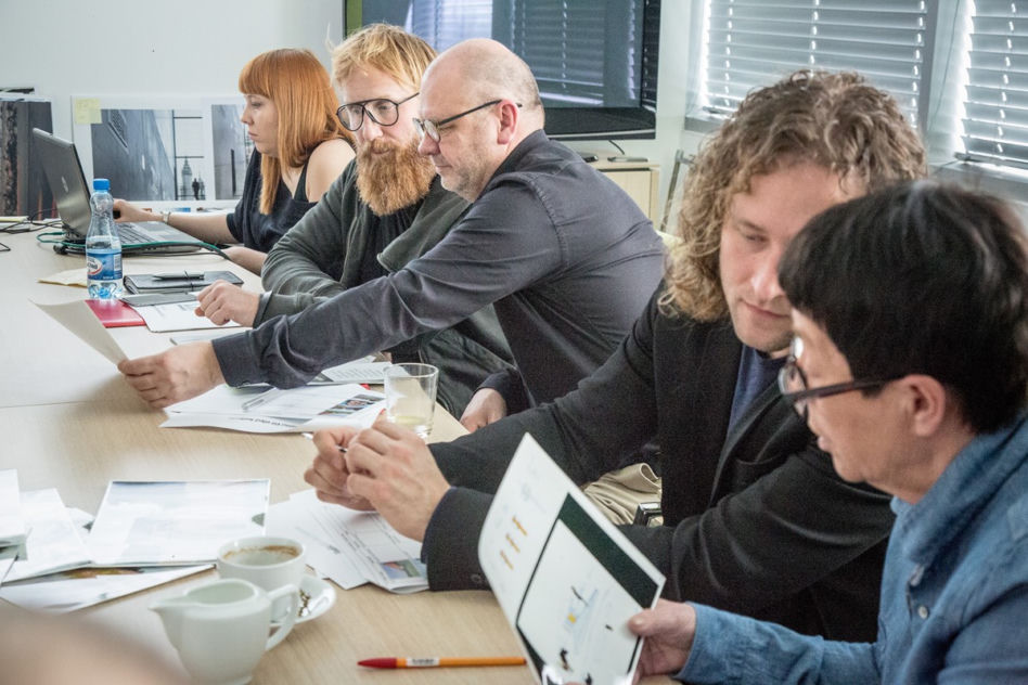 Obrady jury, Życie w Architekturze