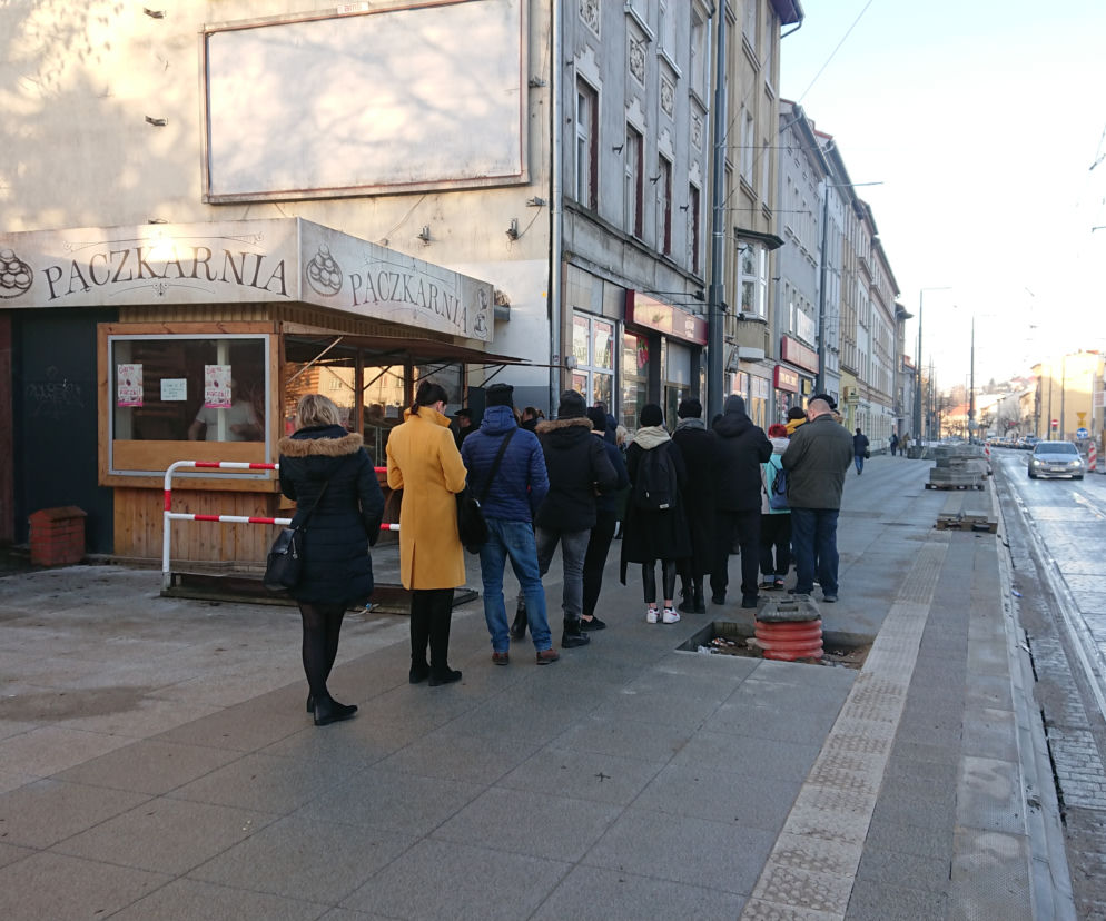 Kolejka za pączkami