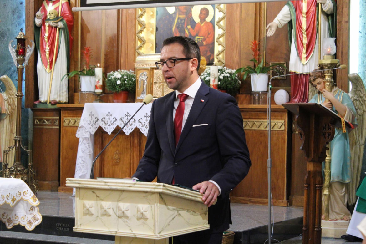 Tablica ku czci Kapelanów Katyńskich odsłonięta w kościele św. Stanisława BM w NYC