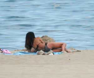 Marta Kaczyńska z mężem na plaży