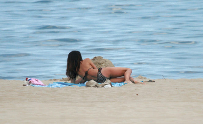 Marta Kaczyńska z mężem na plaży
