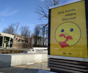 Nietypowe plakaty na ulicach Olsztyna: Olsztyn to nie Mazury. Covid to nie Warmia [ZDJĘCIA]