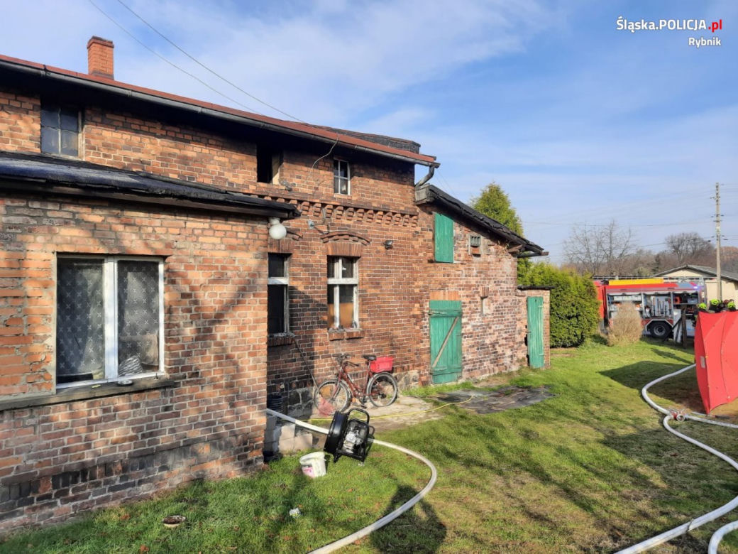 Czerwionka-Leszczyny. Zaczęli libację i wybuchł pożar! Dwie osoby nie żyją [ZDJĘCIA]