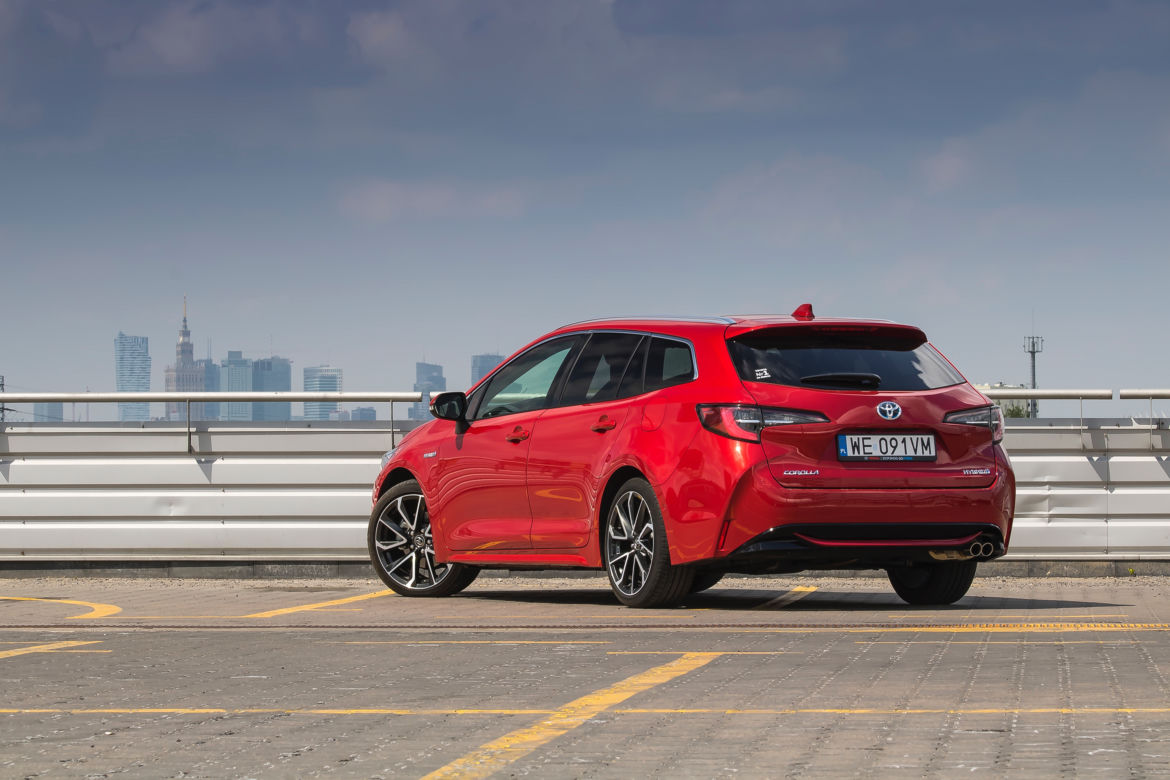 Toyota Corolla Touring Sports 2.0 Hybrid Dynamic Force 180 KM e-CVT Executive