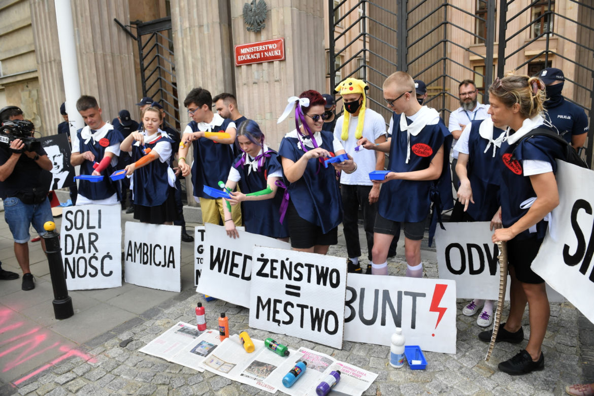 "Gruntujemy Cnoty Niewieście": Ogólnopolski Strajk Kobiet 19.07.2021