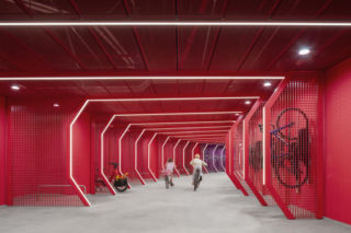 Parking rowerowy pod Placem Poczdamskim w Berlinie