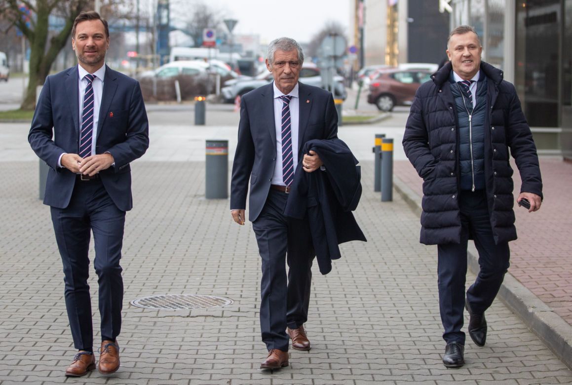 Fernando Santos przyłapany z papierosem w ręku w Warszawie