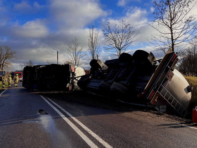 Cysterna przewróciła się na krajowej "szesnastce"