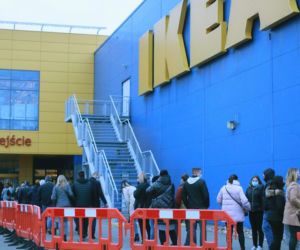 Gigantyczna kolejka do sklepu IKEA na Targówku