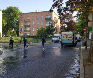 Potok wody na ul. Zamoyskiego w Bydgoszczy [ZDJĘCIA]