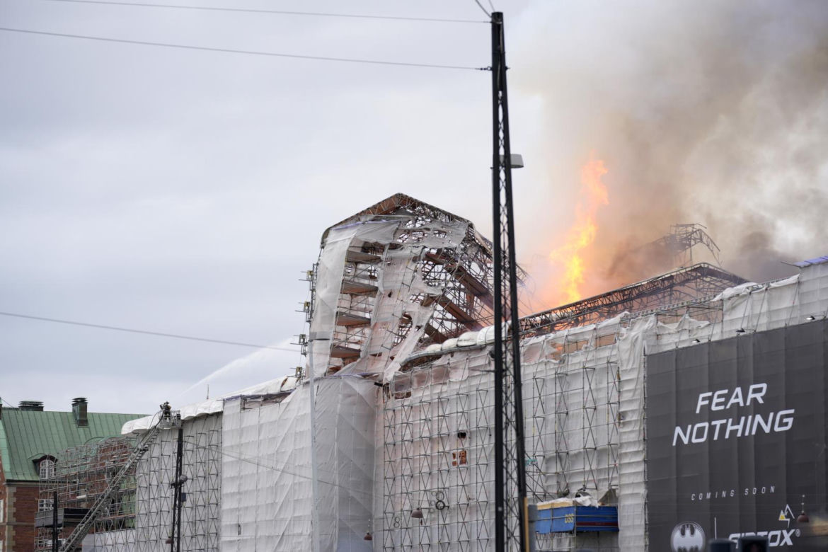 Przerażający pożar zabytkowego gmachu w stolicy Dani. „To jest nasza katedra Notre Dame”