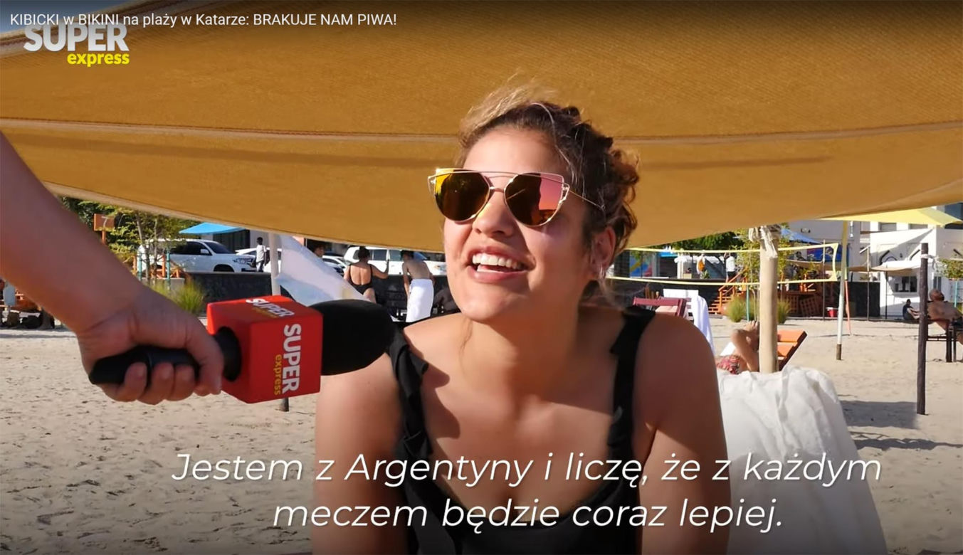 Piękne kibicki narzekają na brak piwa!