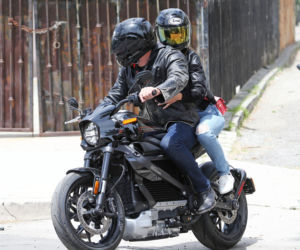 Ben Affleck i Ana de Armas na Harleyu