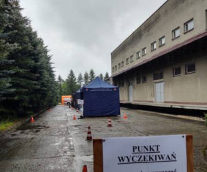 Koronawirus. W Nowym Sączu działa punkt poboru wymazów. Ruszyły badania przesiewowe