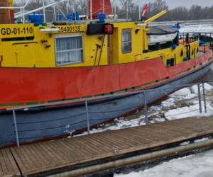 Lodołamacze na Wiśle w Toruniu. Trwa akcja kruszenia lodu