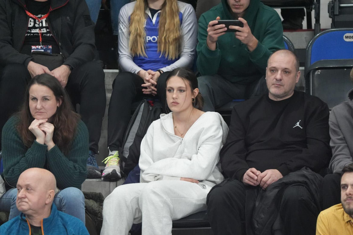 Halowe Mistrzostwa Polski 2025 w Arenie Toruń. Zdjęcia kibiców z trybun i sportowców