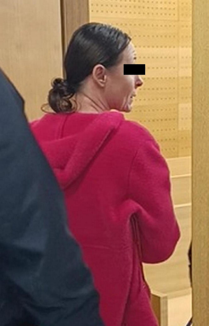 Wyrodna matka zgotowała Julce piekło. Latami wypalała jej kwasem rany na skórze!