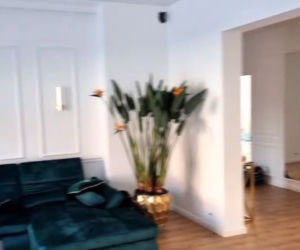 M jak miłość. Salon nowego domu Tomasza Oświecińskiego (Andrzejek) 