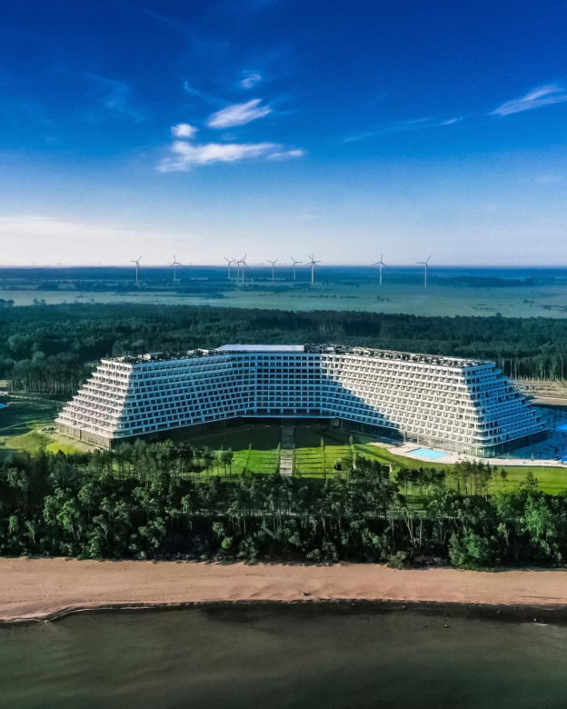 Już wiadomo, ile kosztowała budowa Hotelu Gołębiewski w Pobierowie. Astronomiczna kwota