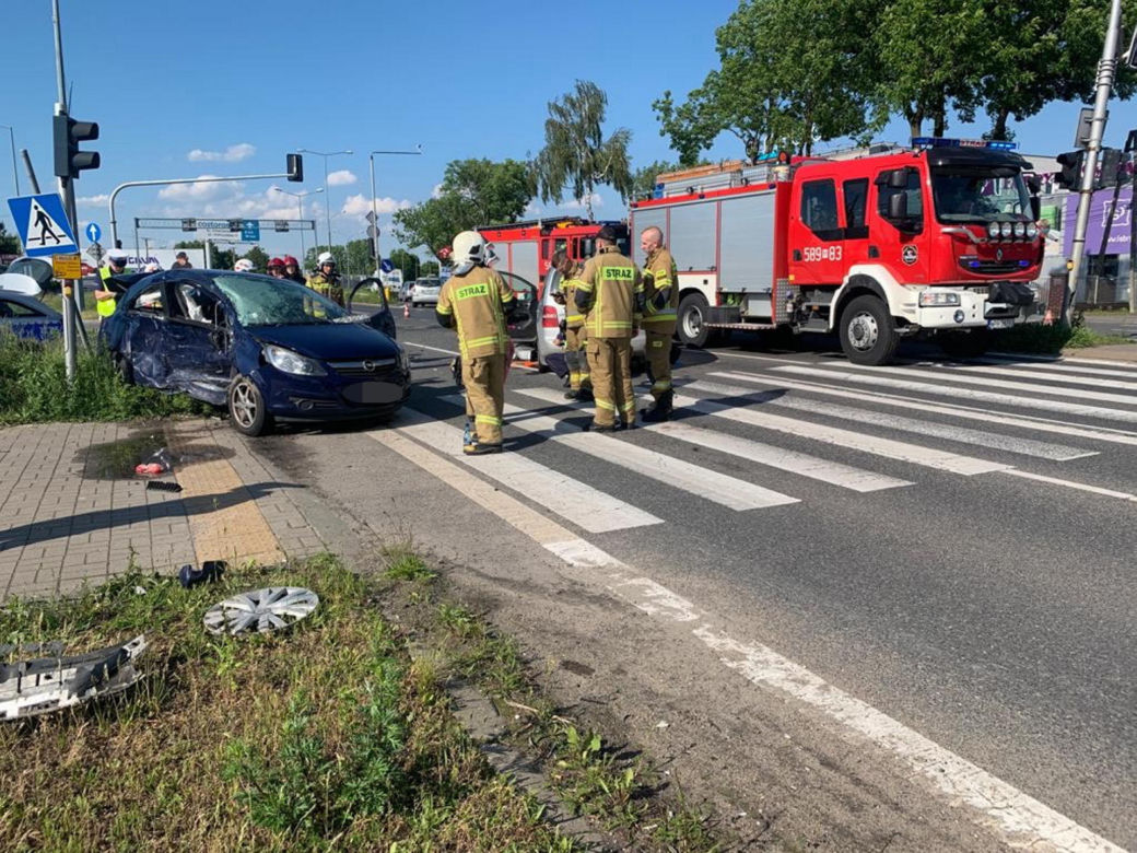 Szokujący wypadek w Jankach. W aucie była mała dziewczynka, jej matka zniknęła