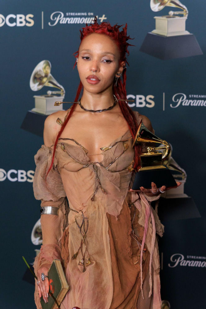 "Clean girl makeup" to już przeszłość. W 2026 królować będzie look w stylu serialowej Wednesday