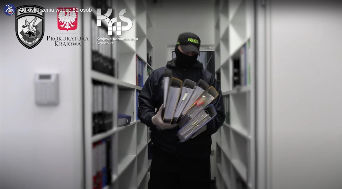 Afera w klubach go-go w kraju. Wśród oskarżonych policjanci i tancerki