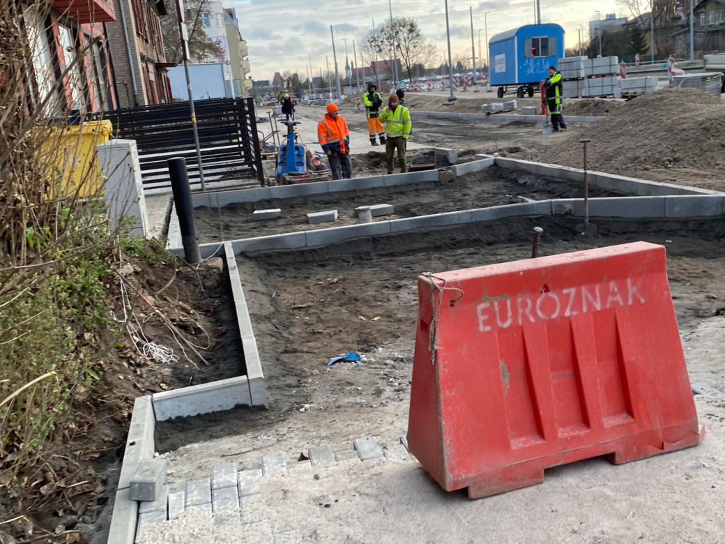 Budowa linii tramwajowej na Jar zablokowała wyjazd mieszkańcom Torunia