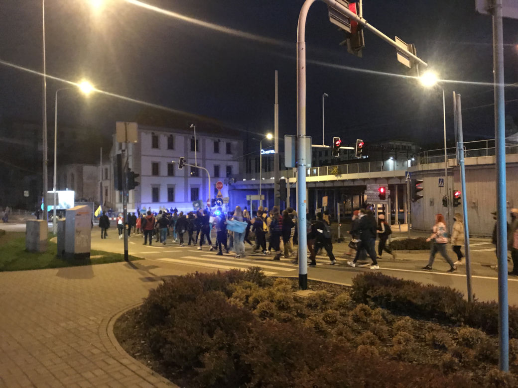Protest kobiet w Katowicach! Karetka na sygnale jechała wprost na uczestników