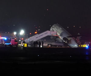Katastrofa na lotnisku. Samolot zderzył się z wozem strażackim, dziesiątki poszkodowanych